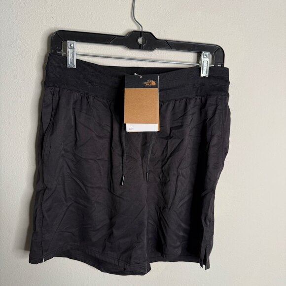 The North Face NWT Women's‎ Black Aphrodite Motion Shorts Size Medium Long - Picture 2 of 7